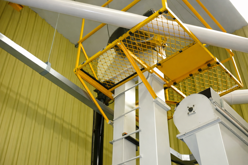 Elevador de Canecas: Otimize Seu Espaço de Trabalho e Melhore a Produção Artesanal